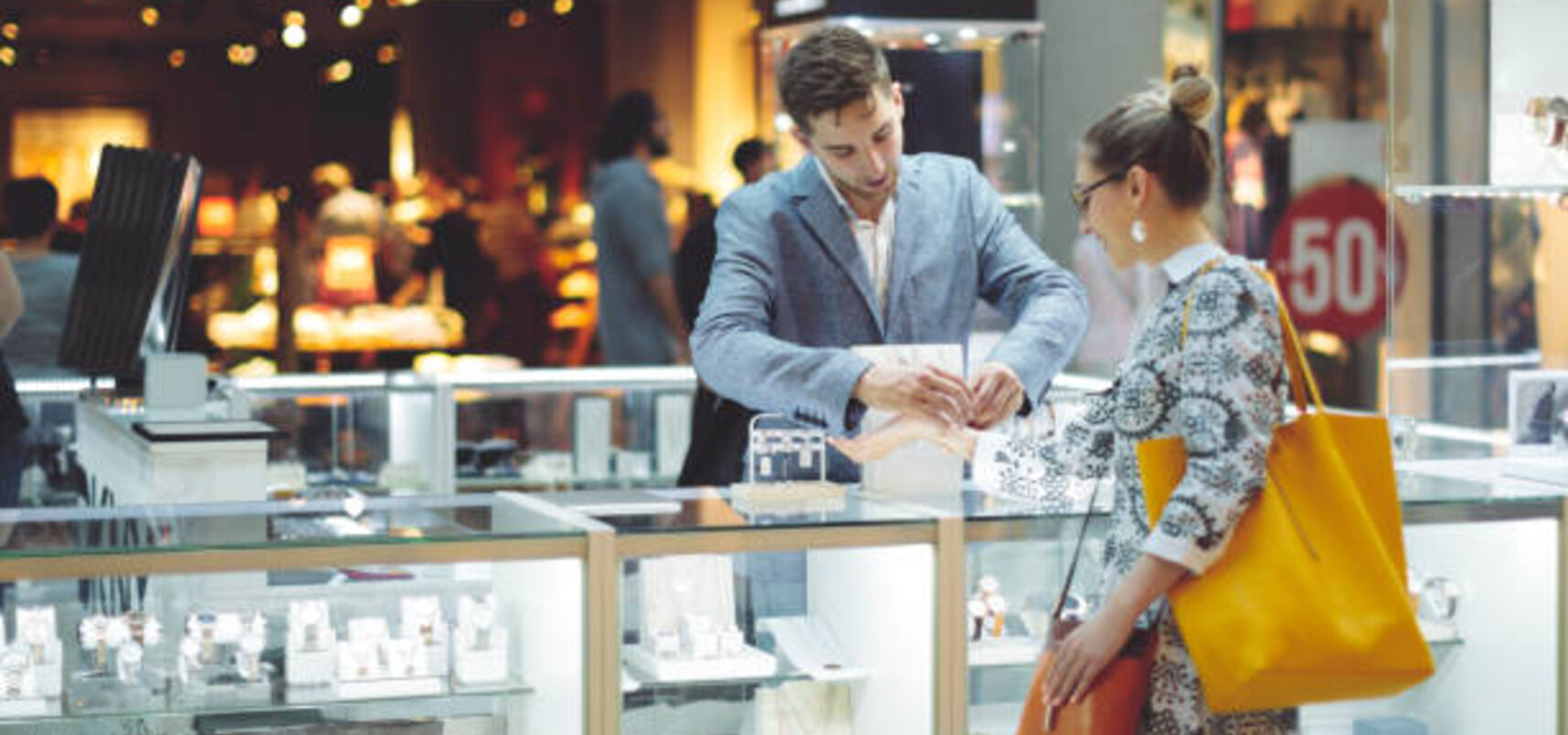 

<!-- THEME DEBUG -->
<!-- THEME HOOK: 'field' -->
<!-- FILE NAME SUGGESTIONS:
   * field--node--title--job.html.twig
   x field--node--title.html.twig
   * field--node--job.html.twig
   * field--title.html.twig
   * field--string.html.twig
   * field.html.twig
-->
<!-- BEGIN OUTPUT from 'themes/custom/capforma/templates/field/node/field--node--title.html.twig' -->
CHARGE(E) DES RELATIONS CLIENTS EN BIJOUTERIE en BAC+3 H/F - En alternance à LA VALETTE
<!-- END OUTPUT from 'themes/custom/capforma/templates/field/node/field--node--title.html.twig' -->

